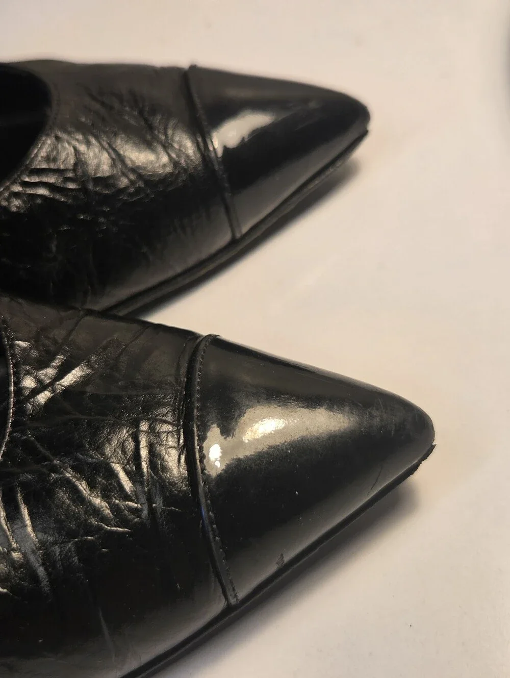 Chanel pumps black leather CC Pointed Cap Toe Size 40 Authentic